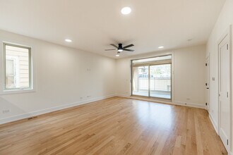 5856 N Magnolia Ave in Chicago, IL - Building Photo - Building Photo