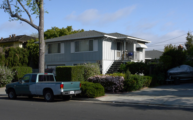 129-133 Wheeler Ave in Redwood City, CA - Building Photo - Building Photo