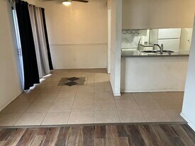 5664 Los Gatos Dr, Unit 2 in Memphis, TN - Building Photo