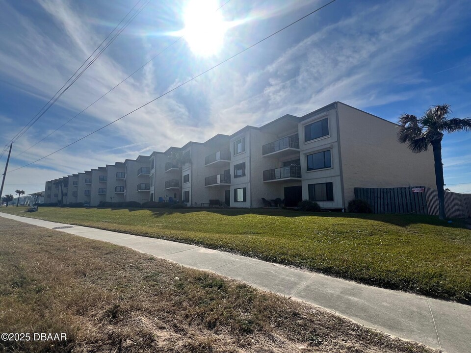 2600 Ocean Shore Blvd in Ormond Beach, FL - Building Photo