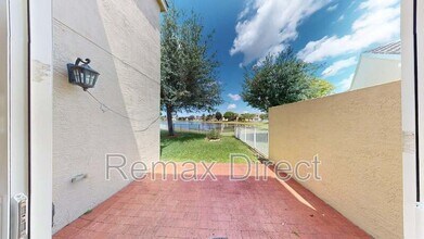 113 Canterbury Pl in Royal Palm Beach, FL - Building Photo - Building Photo