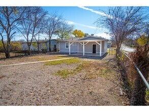1003 Poinsettia St in San Antonio, TX - Building Photo - Building Photo