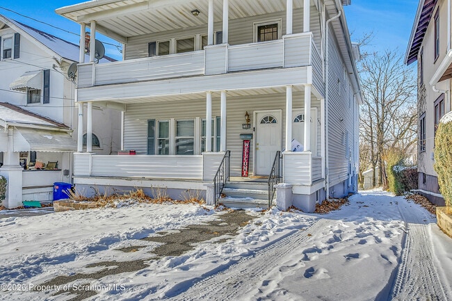 1509-1511 N Webster Ave in Dunmore, PA - Building Photo - Building Photo