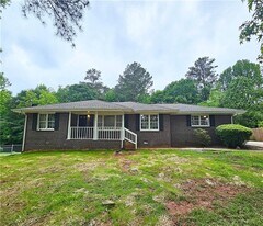 4149 Connor Dr in Ellenwood, GA - Building Photo