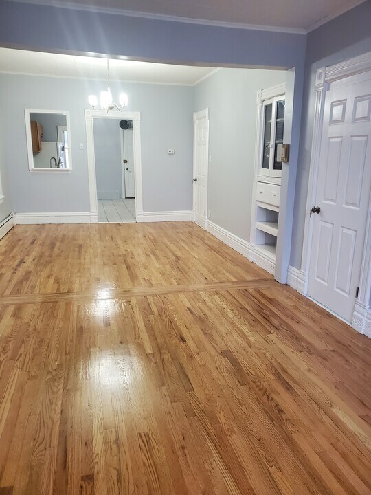 2858 N Elston Ave, Unit 1 in Chicago, IL - Building Photo