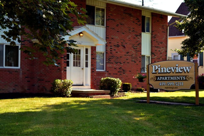 PineView Apartments photo'