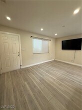 554 Sea Shell Ln in Las Vegas, NV - Building Photo - Building Photo