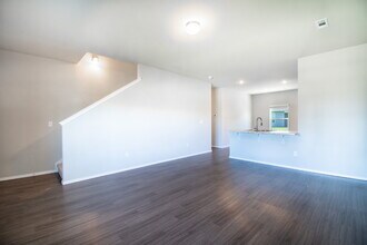 1751 Eveningshade Ln in Centerton, AR - Foto de edificio - Building Photo