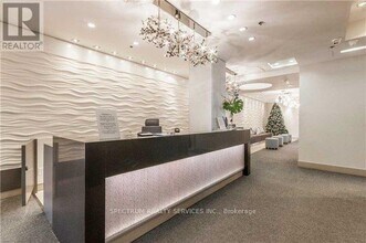 3865 Lake Shore Blvd W in Toronto, ON - Building Photo - Building Photo