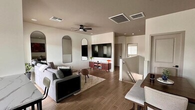 7577 W Darrow St in Phoenix, AZ - Building Photo - Building Photo