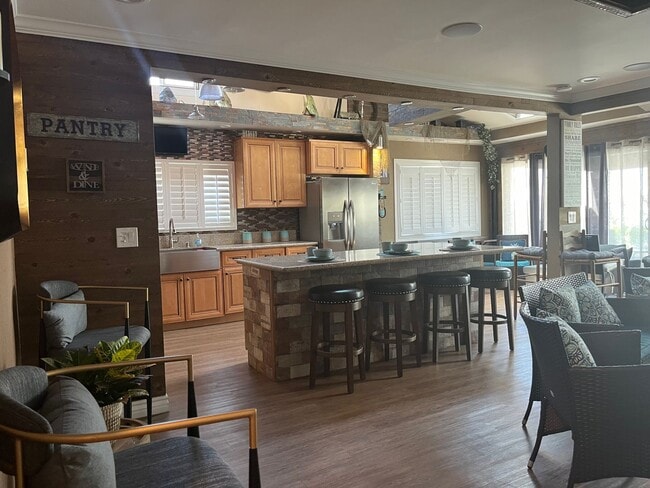 13535 Spring Valley Pkwy in Victorville, CA - Building Photo - Building Photo