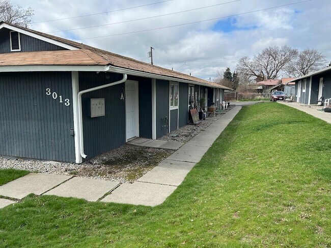 3013 N Hogan St, Unit C