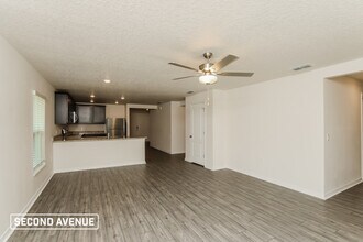 3399 Lakeland Ave in Palm Bay, FL - Foto de edificio - Building Photo