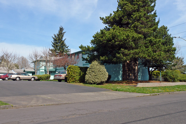 10315 N Tyler Ave in Portland, OR - Foto de edificio - Building Photo