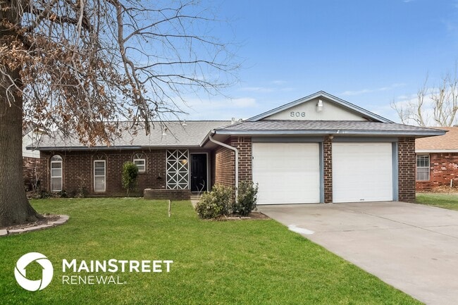 property at 806 Arlington Dr