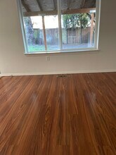 5386 Burbank St N in Keizer, OR - Building Photo - Building Photo