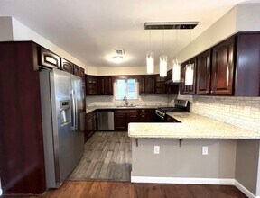 25 Wallis Ave in Jersey City, NJ - Building Photo - Building Photo