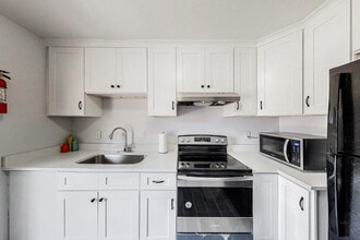 4083 Sweetbriar Ln in Forest Park, GA - Building Photo - Building Photo