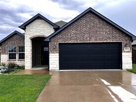 1012 Eva Dr in Greenville, TX - Building Photo