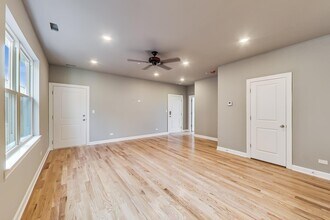 6132 S Kimbark Ave, Unit 1W in Chicago, IL - Building Photo - Building Photo