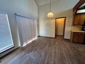 500 NE 14th St in Moore, OK - Building Photo - Building Photo