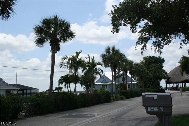 property at 15472 Admiralty Cir