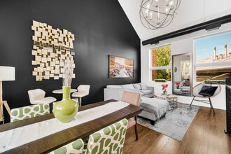 2828 N Talman Ave, Unit Q in Chicago, IL - Building Photo - Building Photo