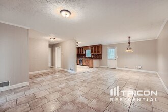185 Sequoyah Dr in Alpharetta, GA - Foto de edificio - Building Photo
