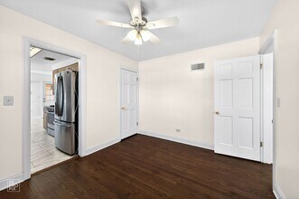304 W Golf Rd in Mount Prospect, IL - Building Photo - Building Photo