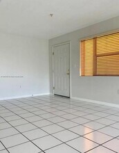 1627 NW 18th St in Miami, FL - Building Photo - Building Photo