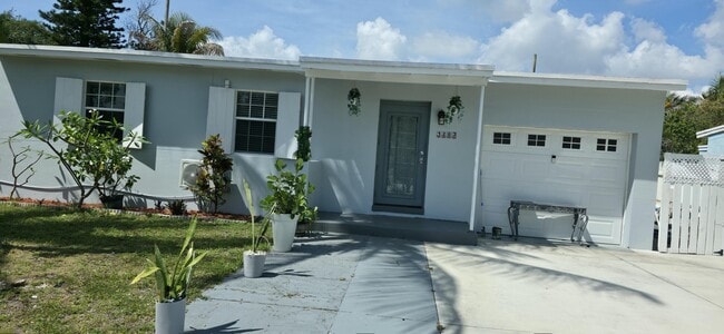 property at 1203 Chateau Park Dr