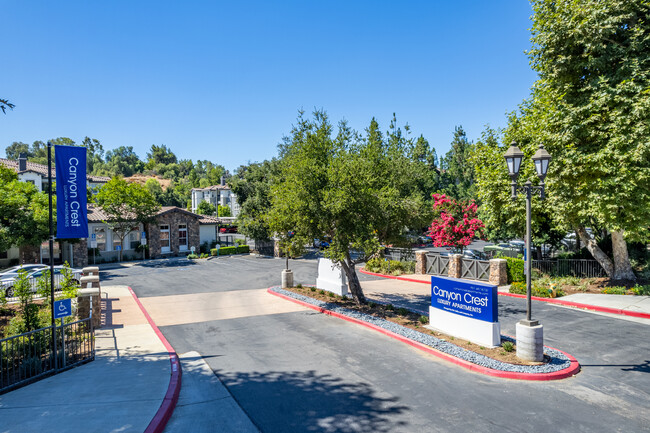 Canyon Crest in Riverside, CA - Foto de edificio - Building Photo