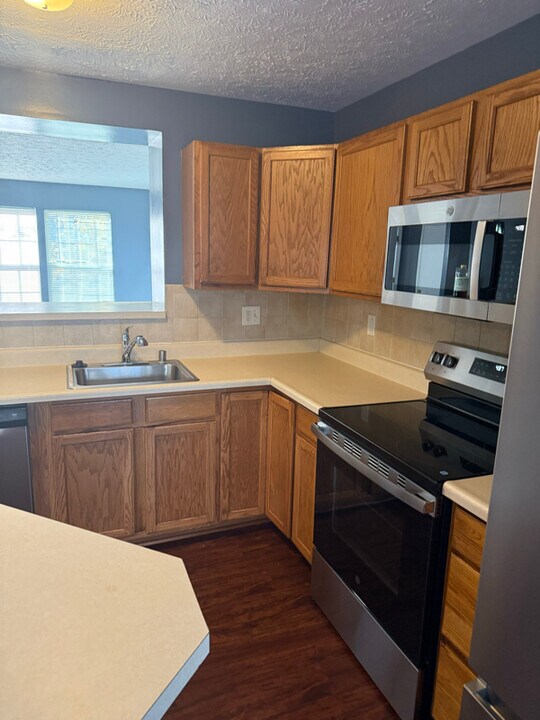 2035 Amber Way in Woodlawn, MD - Building Photo