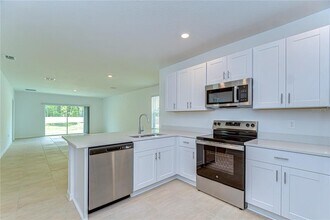 13341 Tropical Breeze Wy in Hudson, FL - Building Photo - Building Photo