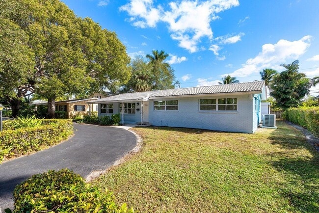 908 Prosperity Farms Rd in North Palm Beach, FL - Building Photo - Building Photo