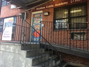 Carol Gardens in Bronx, NY - Foto de edificio - Building Photo