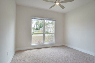 10818 Blacktail Loop in Bellview, FL - Building Photo - Building Photo