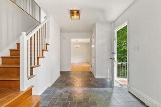 8 Old Pound Rd in Pound Ridge, NY - Building Photo - Building Photo