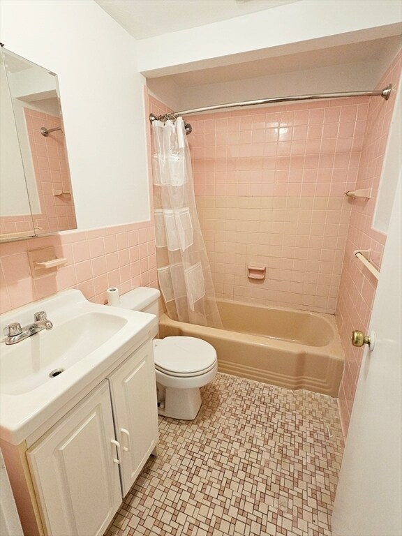 35 Saint Paul St, Unit 1 in Brookline, MA - Building Photo - Building Photo
