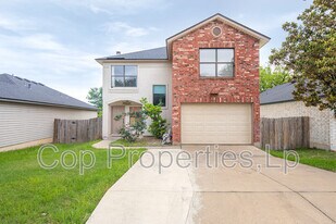 9426 Bending Crest in San Antonio, TX - Building Photo