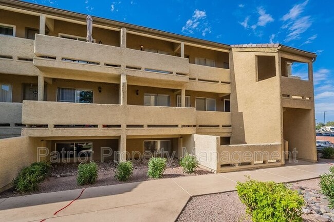 1331 W Baseline Rd in Mesa, AZ - Building Photo - Building Photo