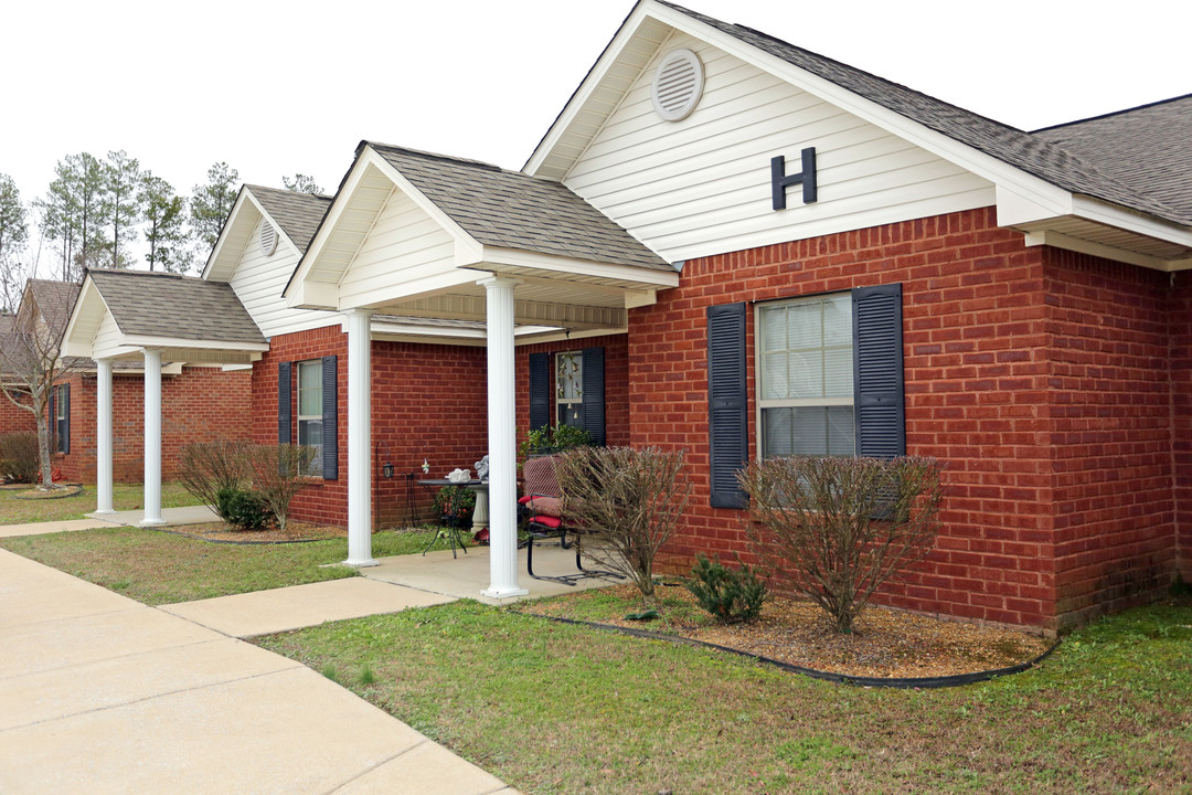 Holly Park Estates in Gadsden, AL - Building Photo