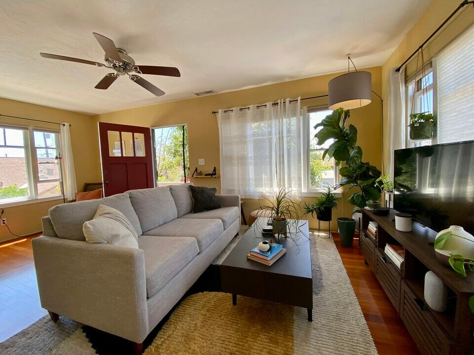 3433 Granada Ave in San Diego, CA - Building Photo