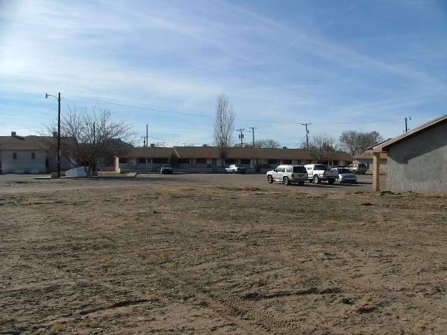 235 Courthouse Rd in Los Lunas, NM - Building Photo - Building Photo