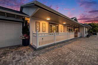 135 93rd Ave in Treasure Island, FL - Foto de edificio - Building Photo