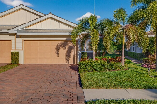 property at 14567 Edgewater Cir