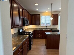 192 S Tranquilidad St in Mountain House, CA - Building Photo - Building Photo