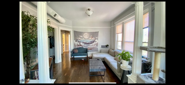 2100 W Division St in Chicago, IL - Building Photo - Building Photo