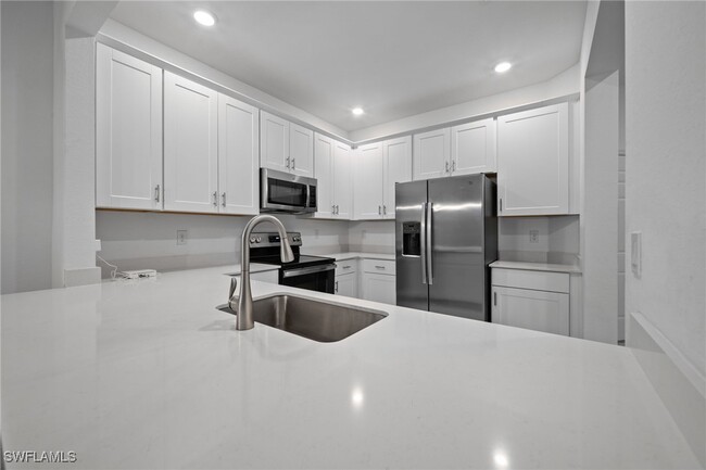 2878 Blossom Wy in Naples, FL - Building Photo - Building Photo