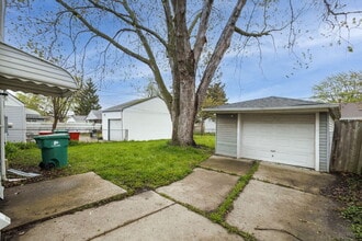22778 Almond Ave in Eastpointe, MI - Building Photo - Building Photo